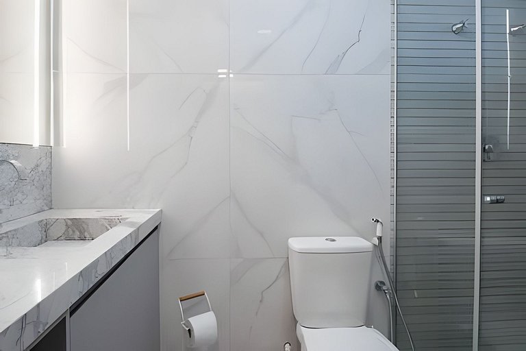 Apartamento de 3 habitaciones frente al mar con piscina priv