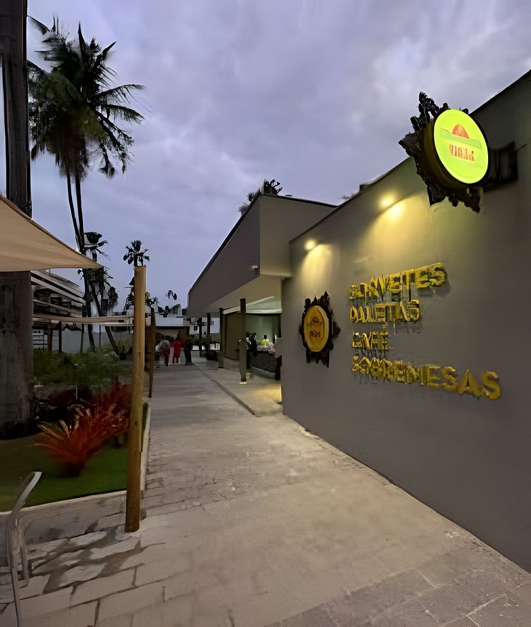 Apartamento a pie de playa en resort con piscina privada por