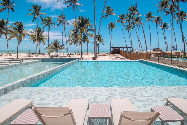 Apartamento de 3 habitaciones frente al mar con piscina priv