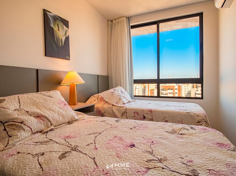 Apartment with a View 3 Minutes from the Beach by MME